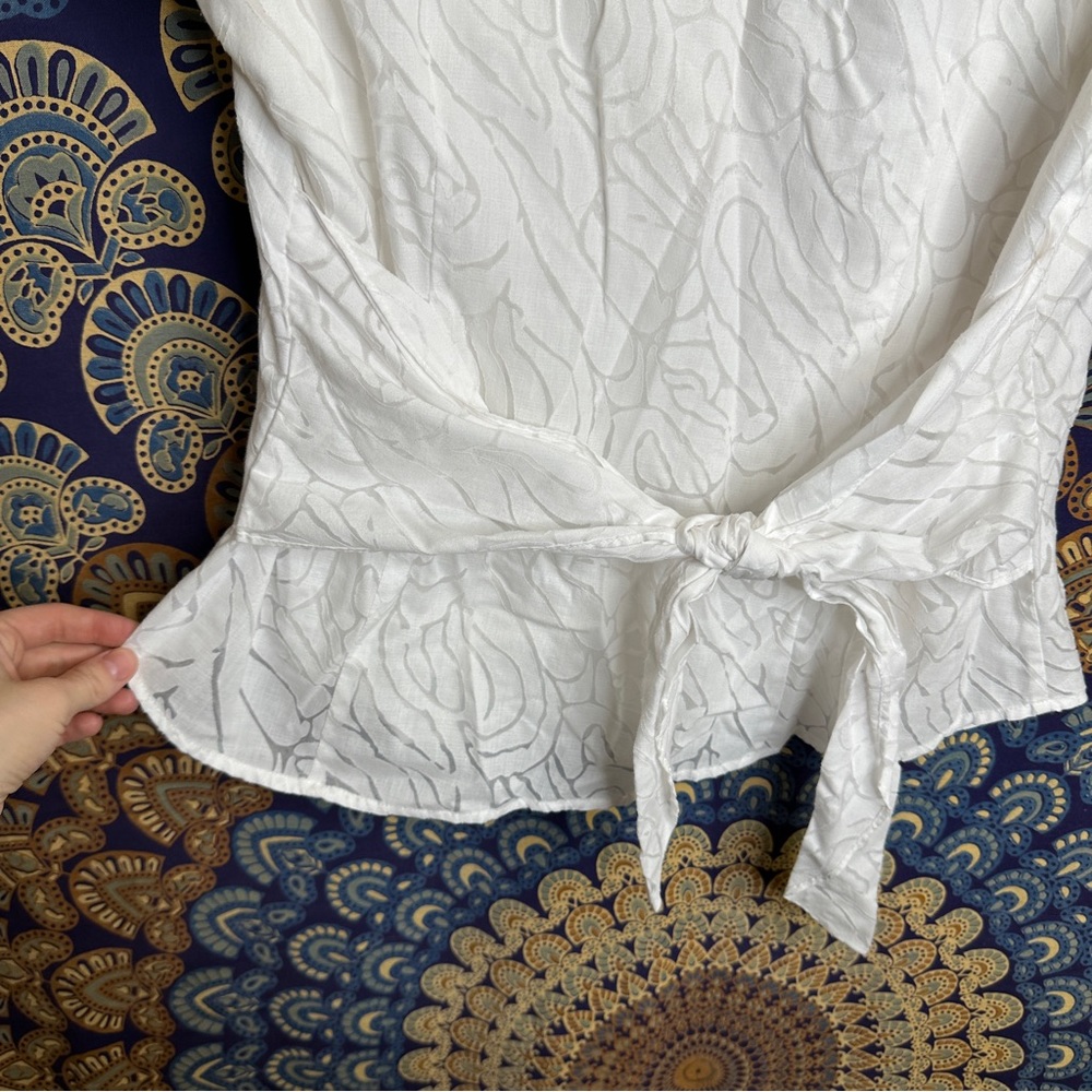 🦋5/20$🦋 sheer floral tie up blouse - Picture 13 of 14